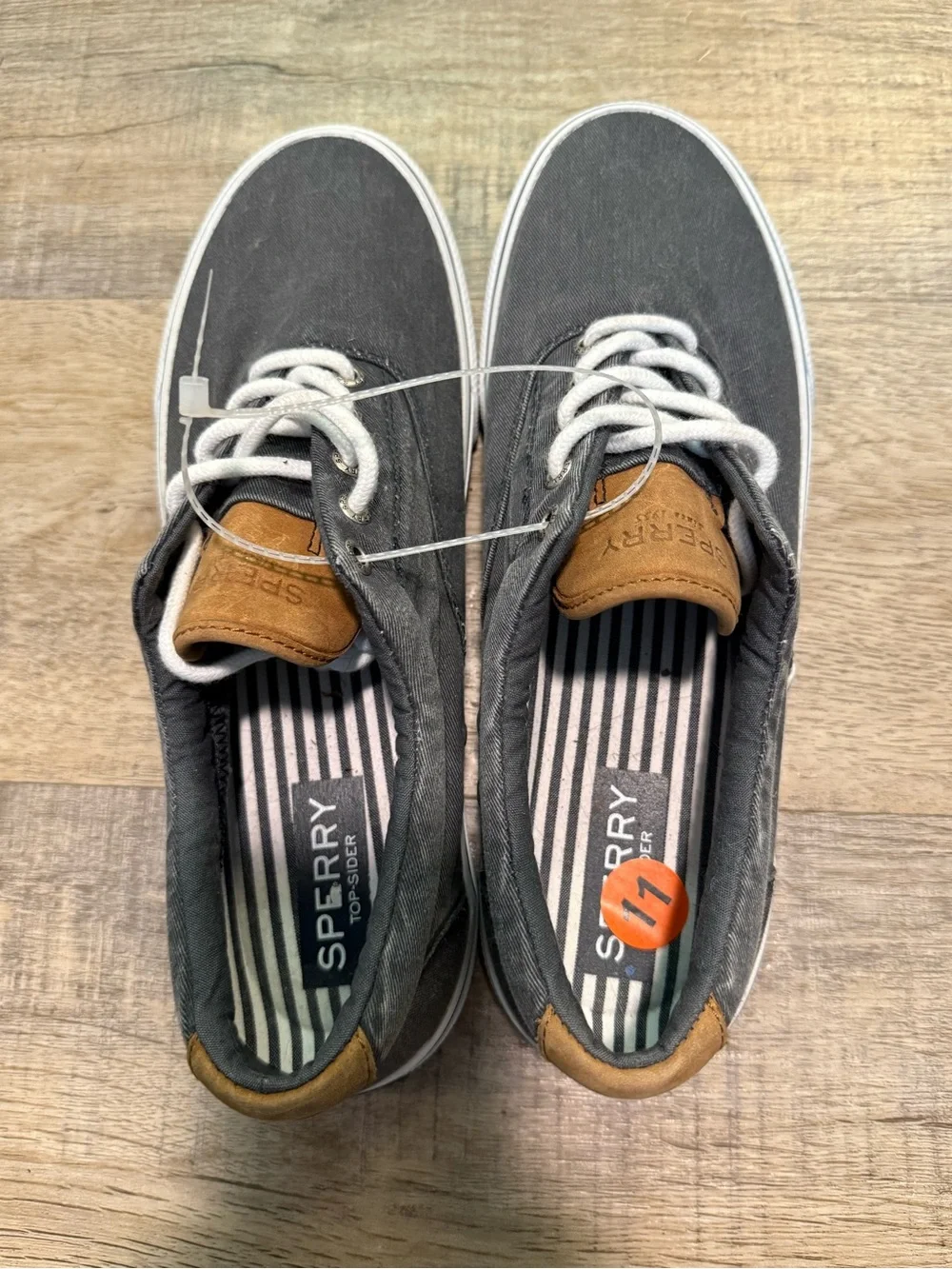 Sperry Men’s Charcoal Canvas Lace-Up Sneakers with White Soles Size 11
